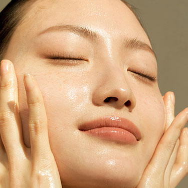 Klairs Gentle Black Deep Cleansing Oil