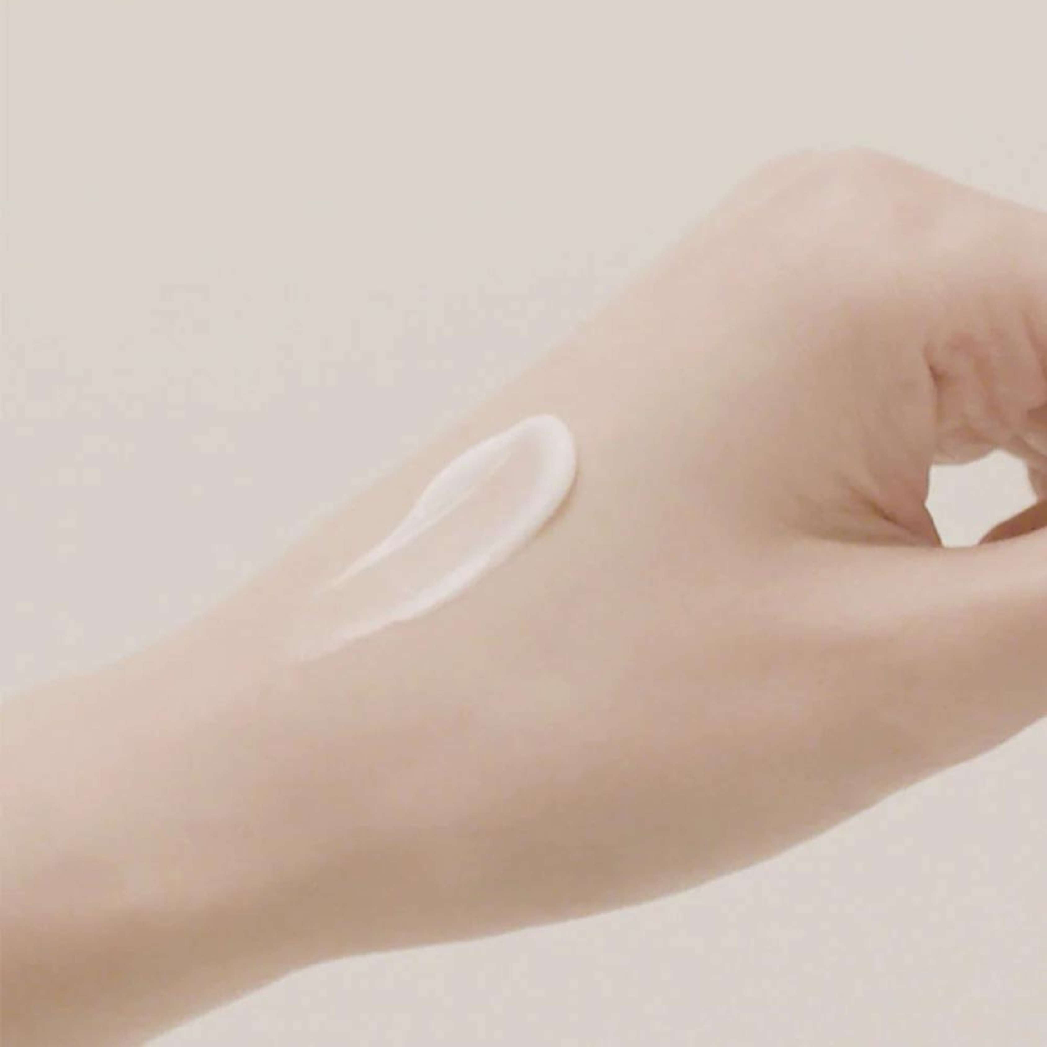 Haruharu Wonder Black Rice Hyaluronic Cream